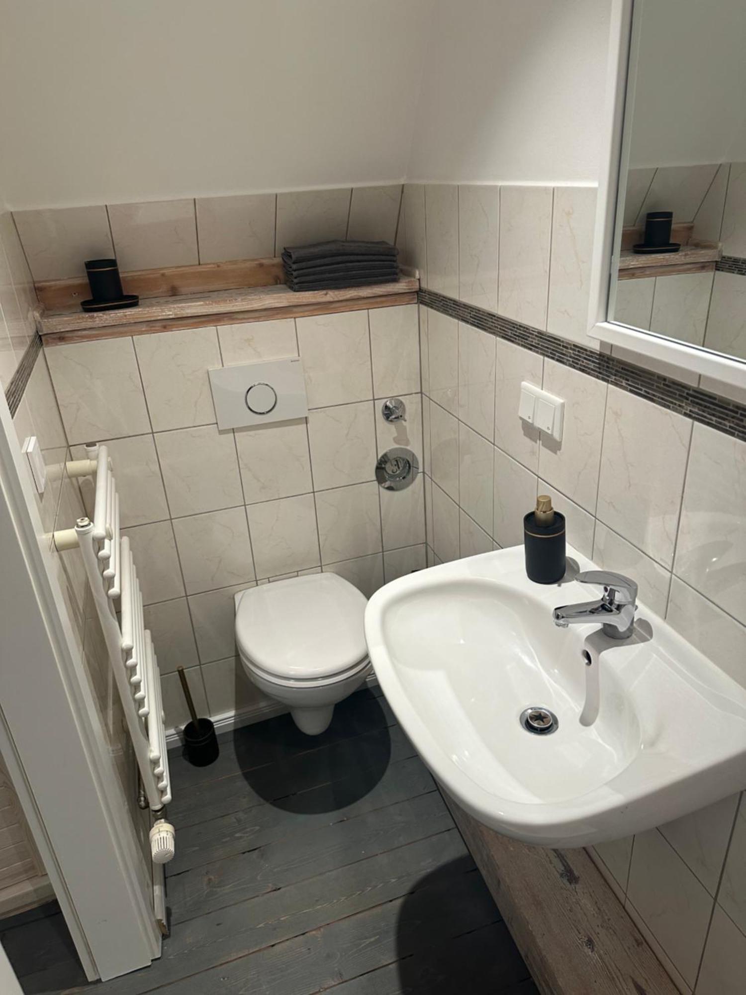 Urlaub Im Historischen Muellerhaus, Dachgiebel Apartment Lubeck Bagian luar foto
