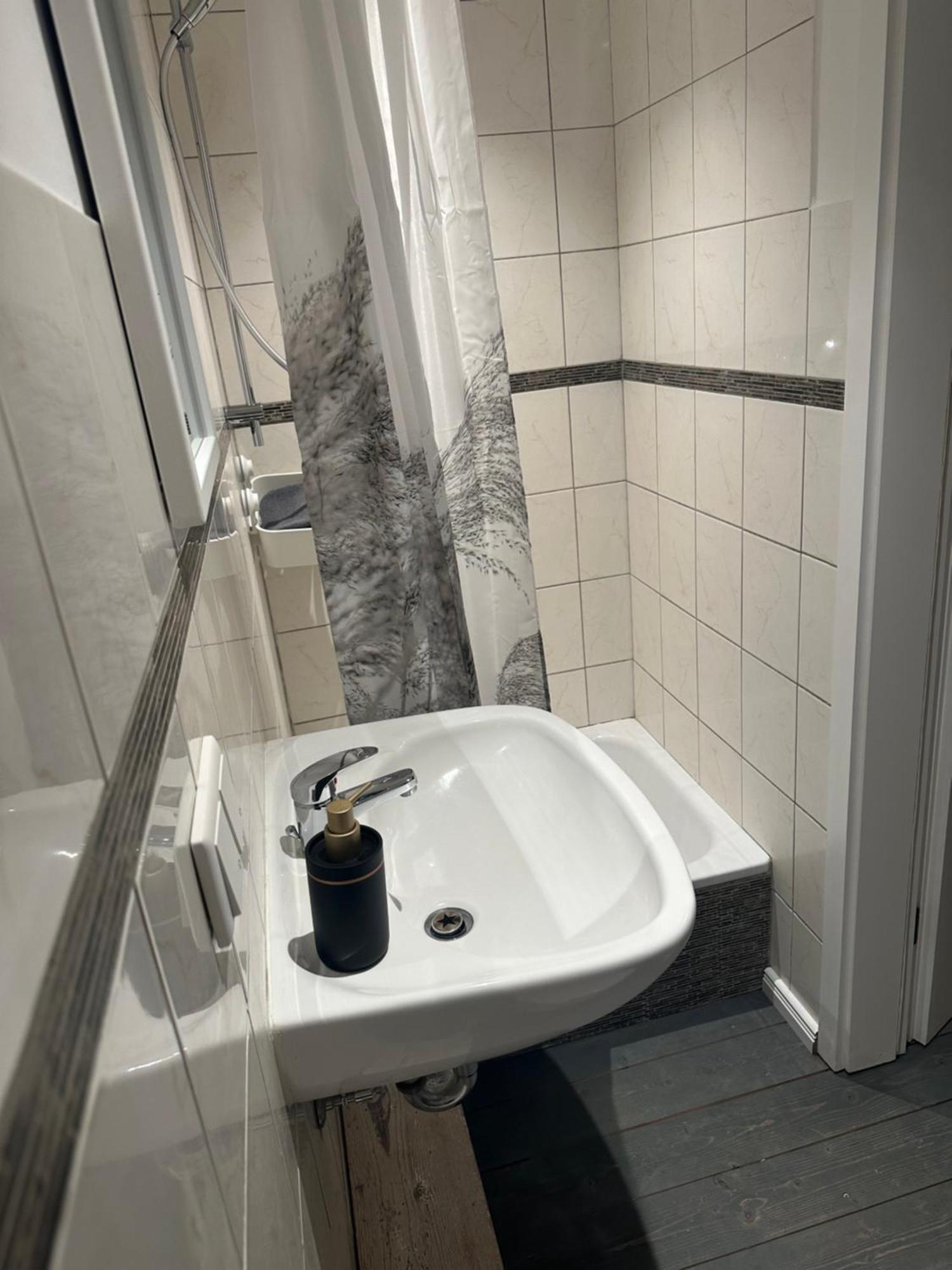 Urlaub Im Historischen Muellerhaus, Dachgiebel Apartment Lubeck Bagian luar foto